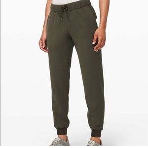 Lululemon On the Fly Jogger in Dark Olive